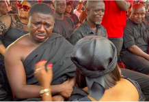 Sad Video: Okomfo Kolege weeps uncontrollably as wife is laid to rest Okomfo Kolege weeps uncontrollably as wife is laid to rest