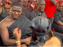 Okomfo Kolege weeps uncontrollably as wife is laid to rest