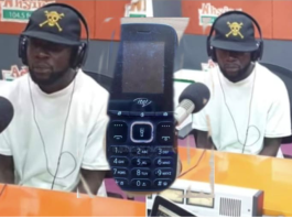 SAD: Veteran musician KayWuo now uses Yam phone after all his hit songs